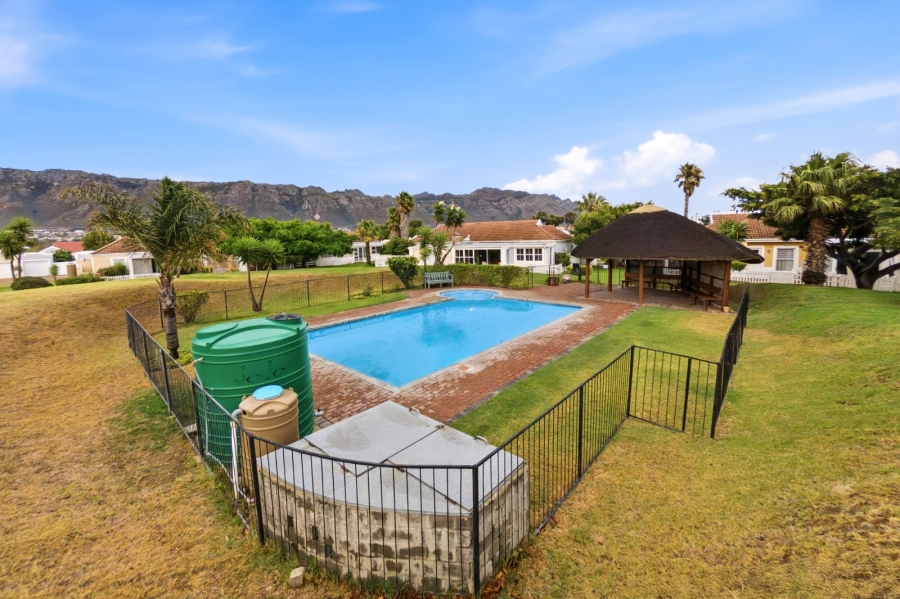 3 Bedroom Property for Sale in Whispering Pines Western Cape